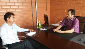 Reunião entre Paulo Martins e Vicente Sobrinho