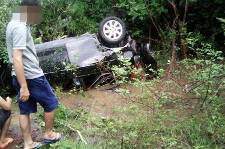 Palio envolvido no acidente em Buriti dos Lopes