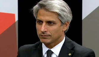 Deputado Federal Alessandro Molon solicita impeachment de Temer.