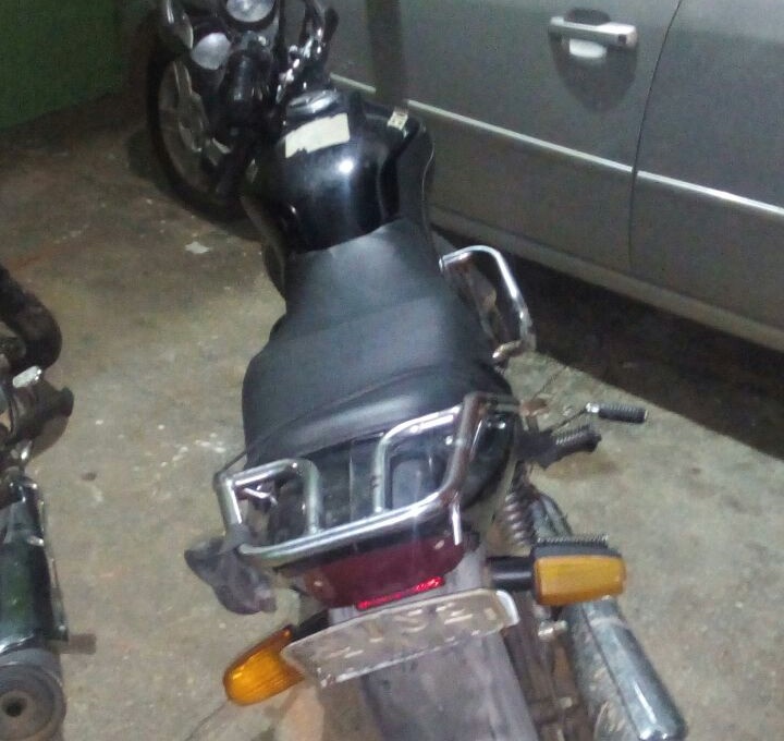 Motocicleta roubada foi apreendida no Porto Alegre.