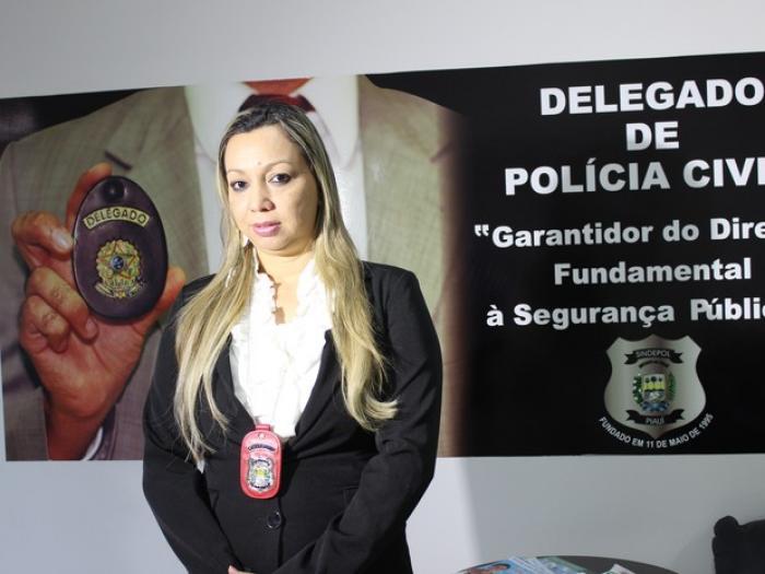 Presidente do Sindepol Delegada Andreia Magalhães