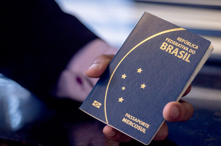 Polícia Federal receberá R$ 102,4 milhões para retomada da emissão de passaportes.