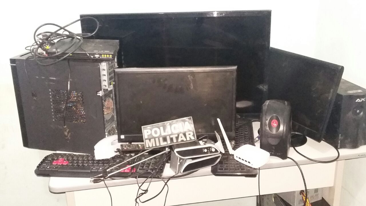 PM de Paulistana encontra materiais eletrônicos furtados de Caps em Paulistana.
