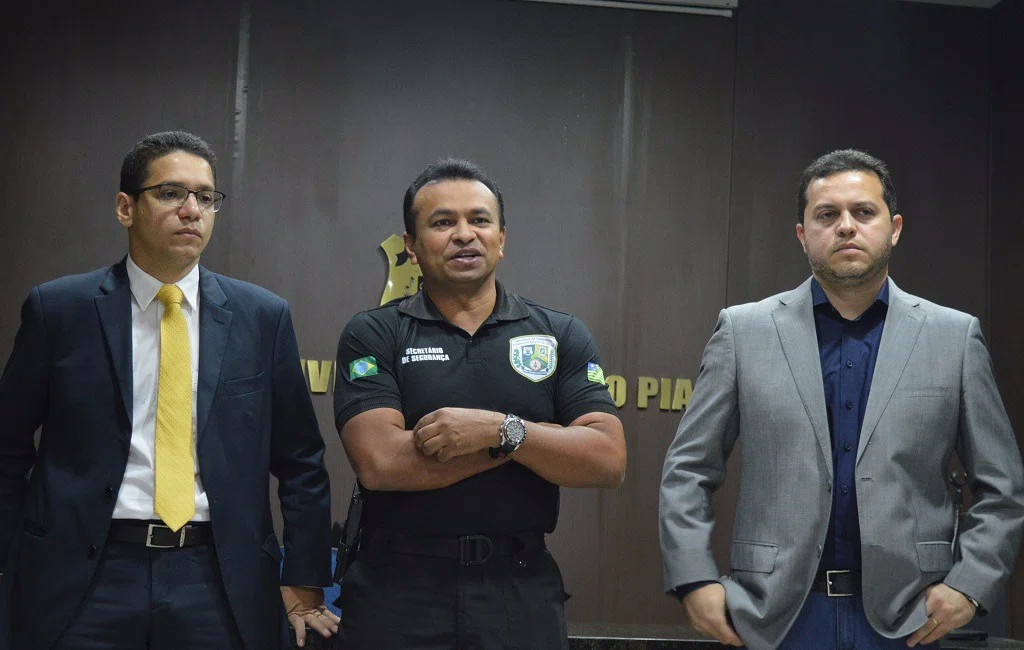 Secretário Daniel Oliveira e Fábio Abreu e Delegado Carlos César