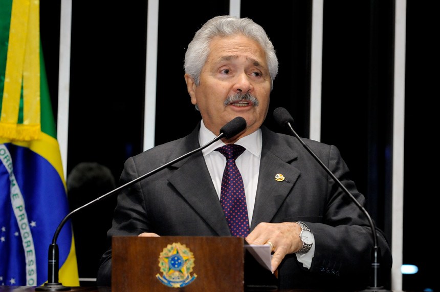 Senador Elmano Férrer (PMDB-PI)