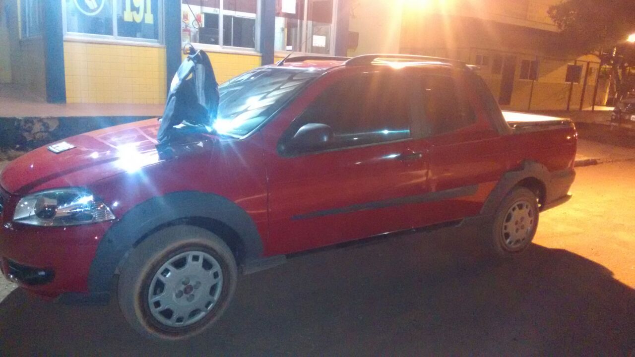 Carro Fiat/Strada recuperado em Picos.