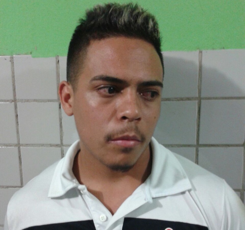 Homeme é preso com drogas, veículo e R$ 1.300,00 no Dirceu.