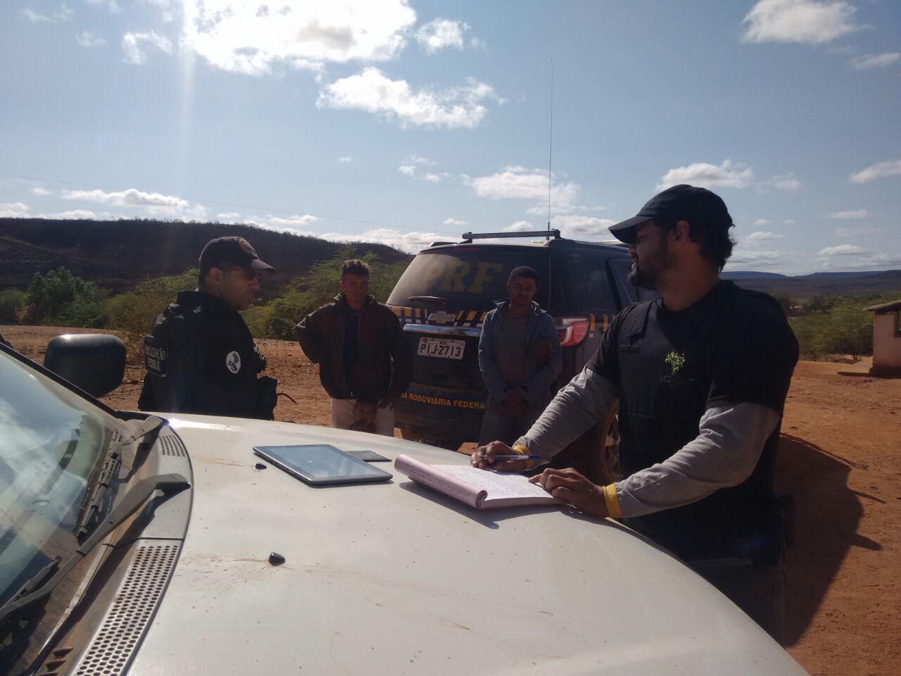 PRF  realiza operação para combater caça ilegal na Serra da Capivara.