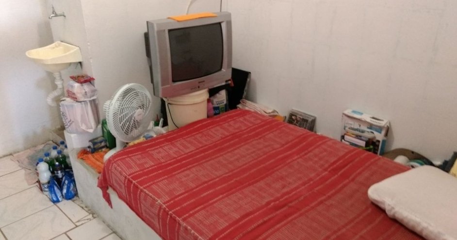 Presos têm quartos individuais em cadeia superlotada em Teresina.
