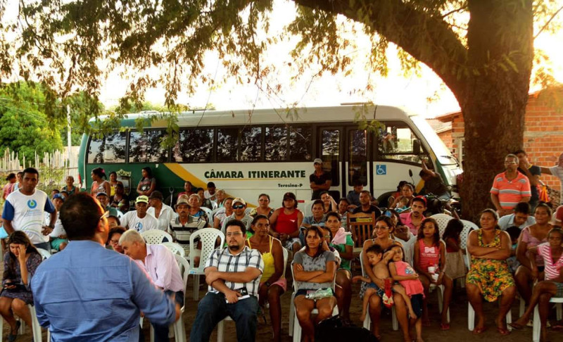 Moradores do Residencial Dilma Rousseff reivindicam melhorias para a região.