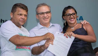 Prefeito assina decreto de desapropriação de 762 imóveis no Parque Torquato Neto.