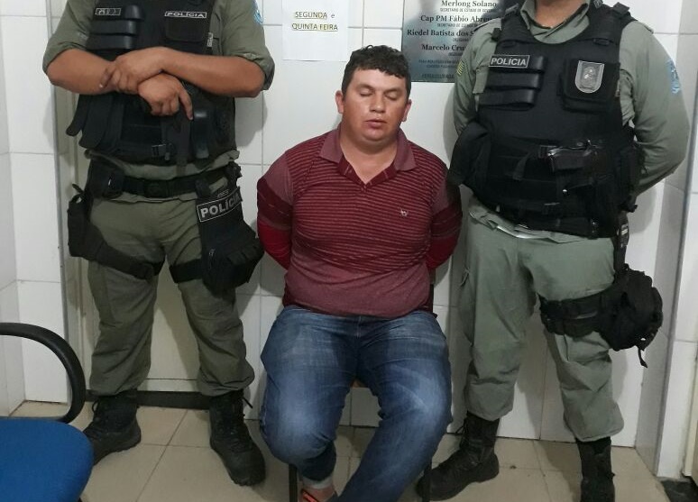 Homem é preso com arma de fogo munida em São joão do Piauí.
