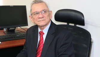 Presidente do TRE-PI, Des. Francisco Antônio Paes Landim Filho.