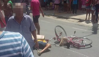 O ciclista não foi socorrido pelo motorista do carro.