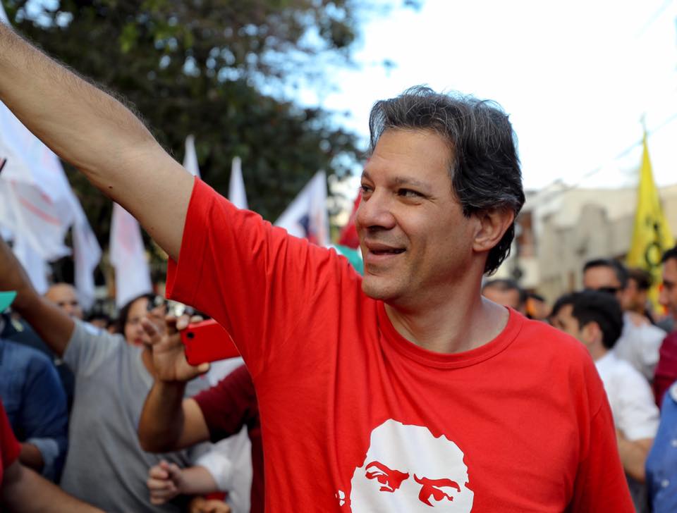 Fernando Haddad substitui Lula na disputa pela Presidência.