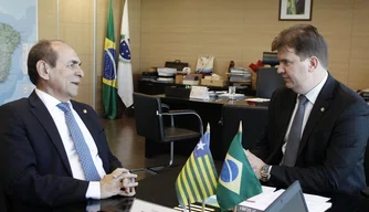 O senador Marcelo Castro (MDB) esteve reunido com o ministro Gustavo Canuto em Brasília.