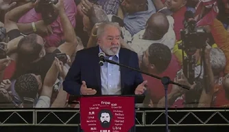 Lula durante pronunciamento na sede do Sindicato dos Metalúrgicos