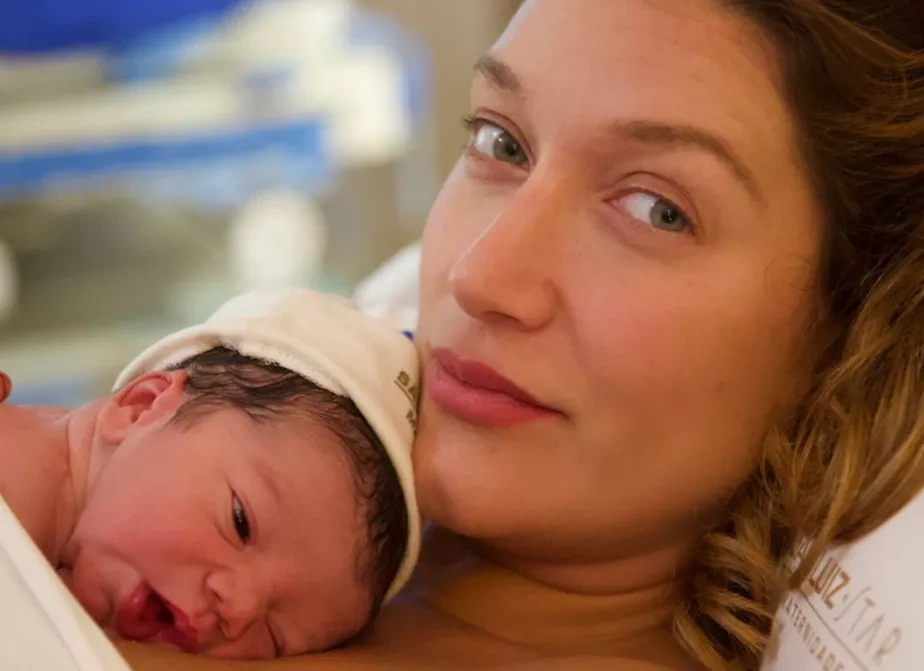 Gabriela Pugliesi dá à luz ao seu primeiro filho, Lion.