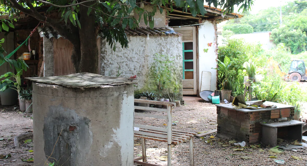 Casa dos moradores no Terreno do Grupo Claudino.