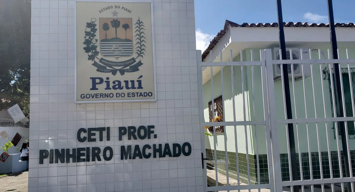 Fachada Centro Estadual de Tempo Integral (CETI) Prof. Pinheiro Machado