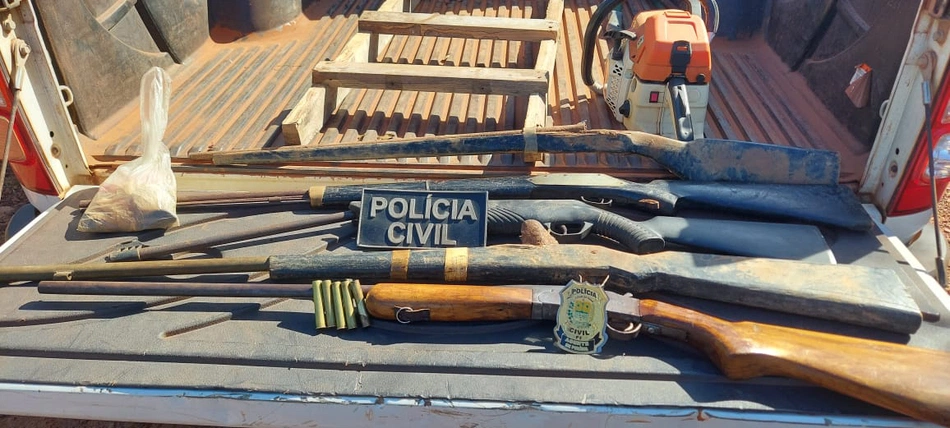 Armas e munições encontradas