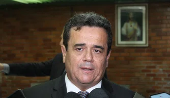 Deputado Henrique Pires (MDB).