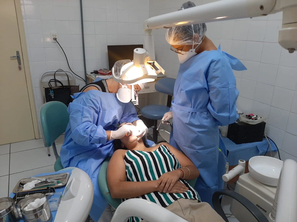 FMS oferece serviços odontológicos de urgência e via WhatsApp