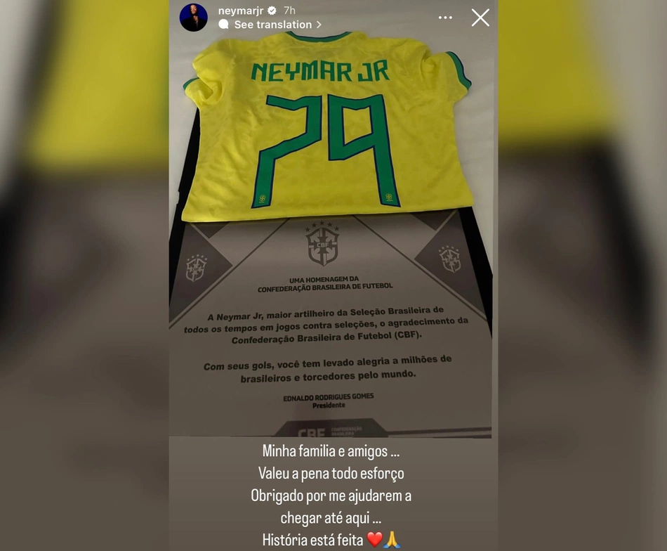 Post de Neymar Jr. no Instagram, mostrando a placa recebida por ele