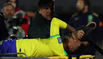 Neymar se lesiona durando joga de Brasil e Uruguai