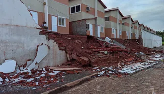 Muro em condomínio no Vale do Gavião desaba após Forte Chuva em Teresina