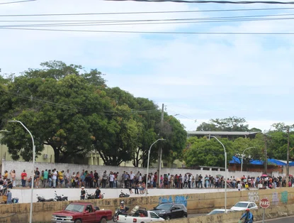 Filas quilométricas marcam último dia para regularização eleitoral em Teresina