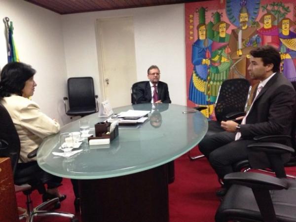 Deputado Marden Menezes e presidente do TJ-PI tratam da instalação de novas varas no Piauí(Imagem:Reprodução)