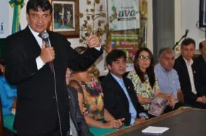 Governador lançou a programação do Festival da Uva de São João do Piauí.