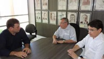Prefeito Kleber Eulálio se reúne com deputado estadual do Pará