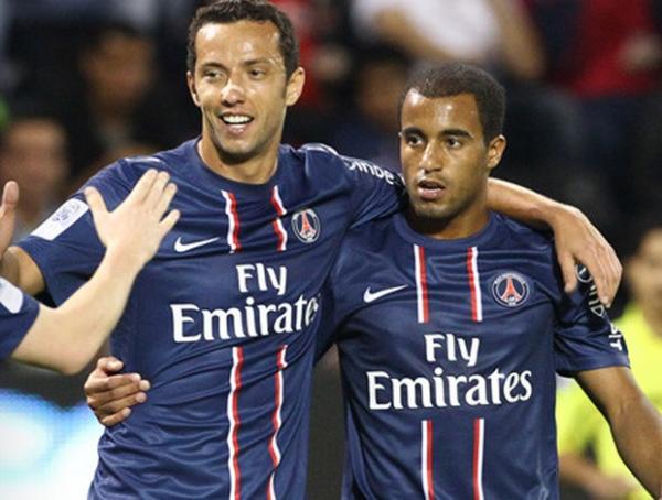  Nen&ecirc; e Lucas comemoram gol do PSG (Imagem:Reprodu&ccedil;&atilde;o)