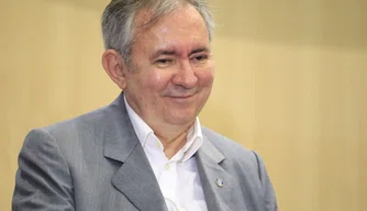 Presidente do Conselho Nacional do Sesi e ex-ministro, João Henrique de Almeida Sousa