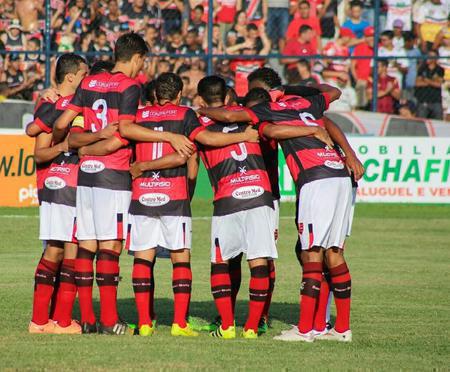 Flamengo do Piauí disputa semifinal do estadual neste sábado (18)