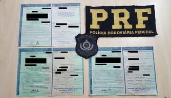 Documentos falsos apreendidos  pela PRF