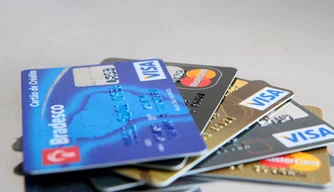 Cartão de crédito tem queda nas compras