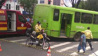 Homem é atropelado por ônibus na Avenida Frei Serafim