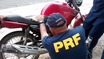 Motocicleta roubada é apreendida pela PRF de Alegrete do Piauí