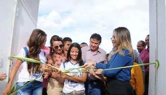 Governador entrega obra de escola em Santana do Piauí