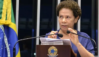 Regina Sousa critica ação policial em protestos na Esplanada dos ministérios.