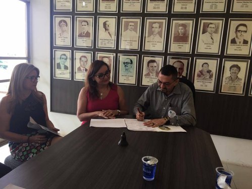 A ordem de serviço foi assinada pela diretora-geral da ADH, Gilvana Gayoso, e pelo Prefeito Walmir Lima.
