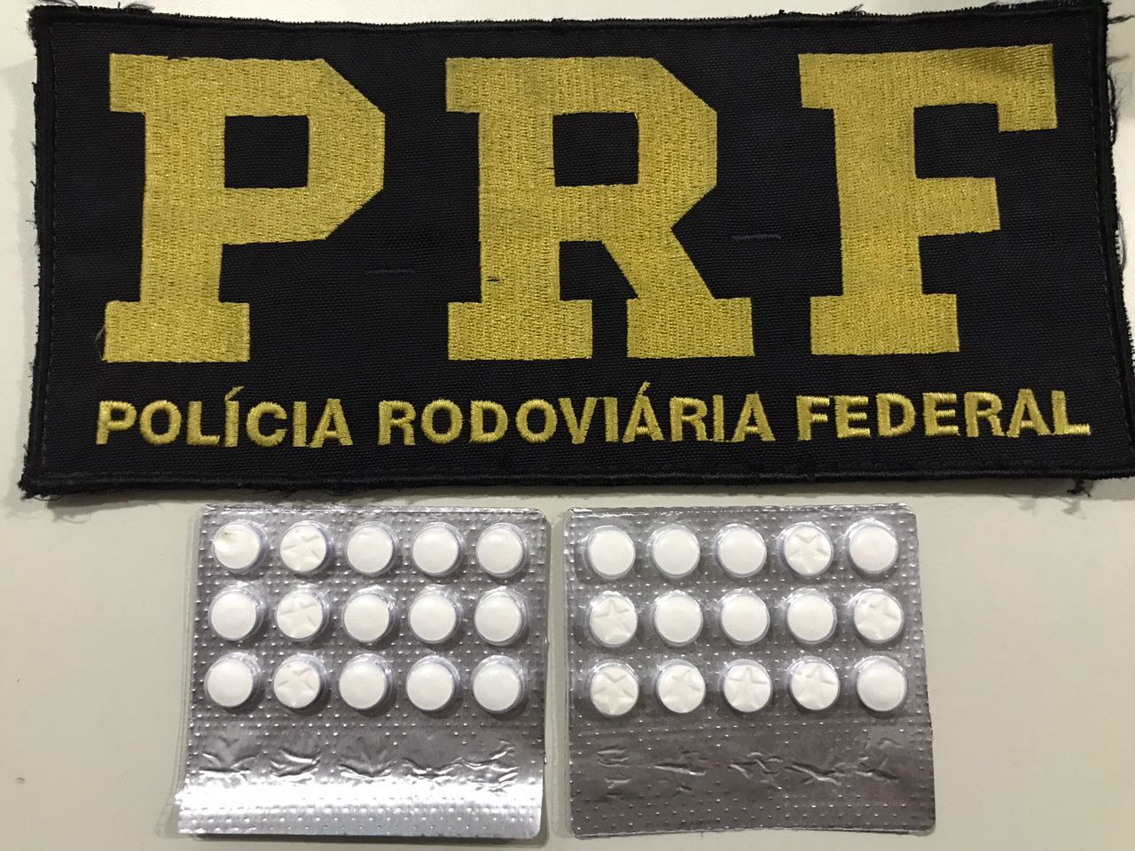 PRF encontraram 30 comprimidos de Rebite ao abordarem um caminhão na BR-343