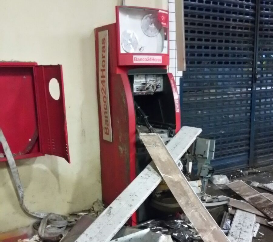 Caixa eletrônico é explodido em loja do Carvalho em Timon
