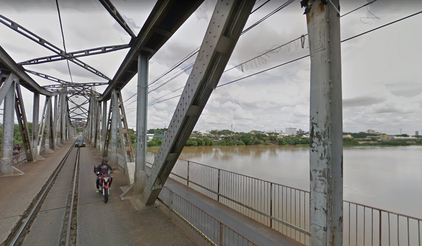 Ponte Metálica sobre o Rio Parnaíba