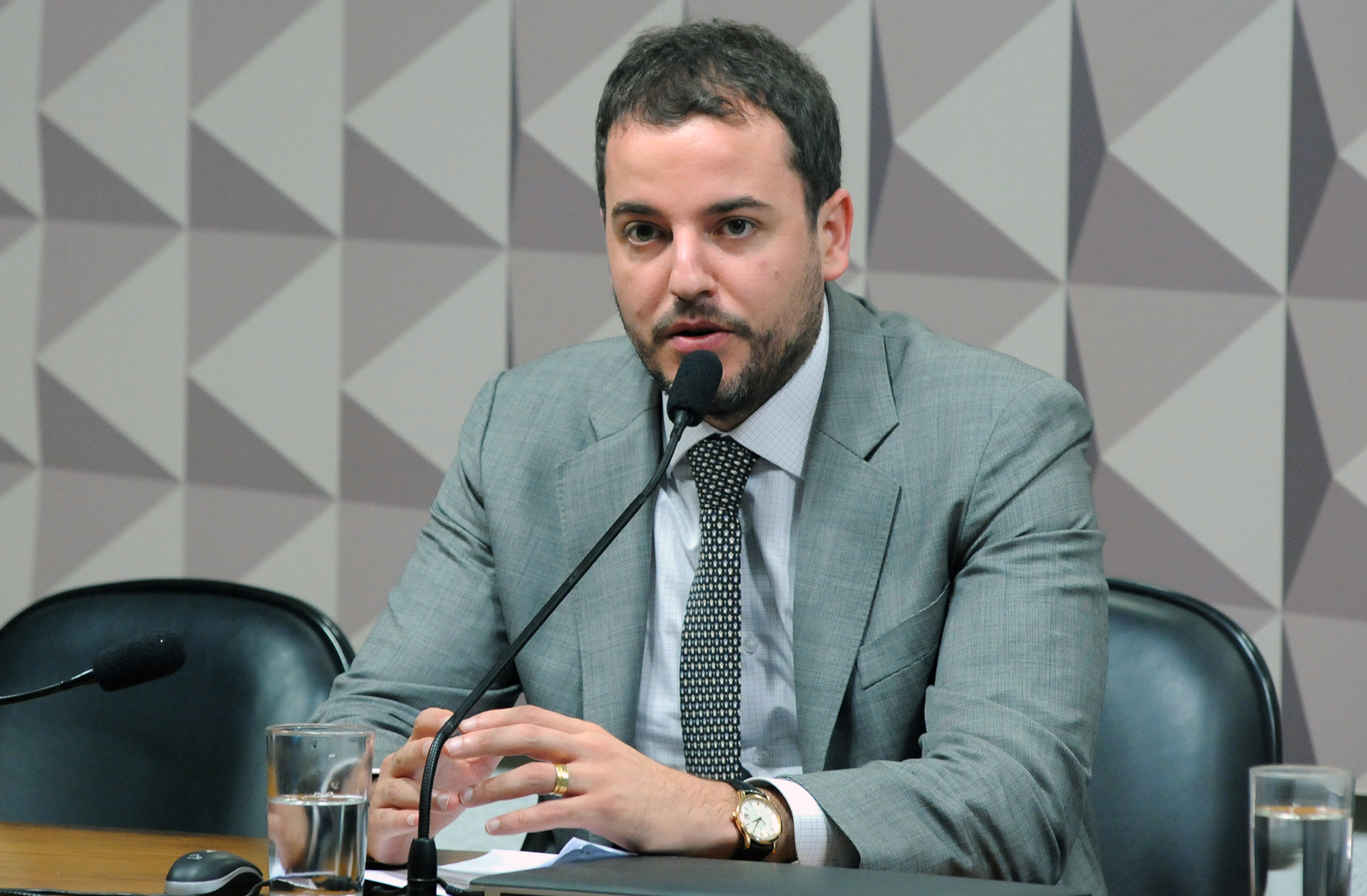 O parecer de Gabriel Guimarães, relator da Medida Provisória, foi aprovado por unanimidade.