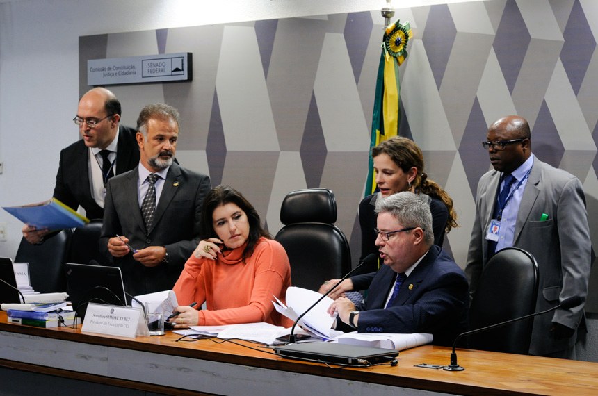 O senador Antônio Anastasia foi o relator da PEC na CCJ.