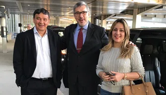 Wellington Dias e Rejane Dias encontram cônsul Ademar da Cruz Júnior.